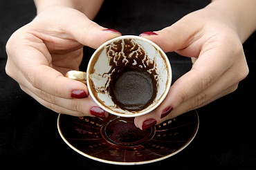 Гадание на кофейной гуще: как спрогнозировать день по утренней чашке Фото
